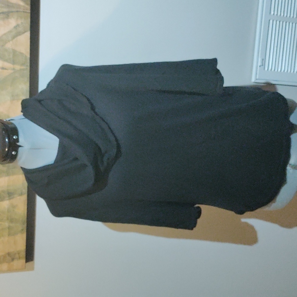 Verve sweater size small. SSC1/4